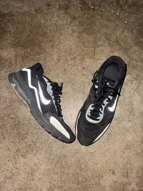 Nike Air Max Command Black Metallic Silver Hyperfuse Size 11 US